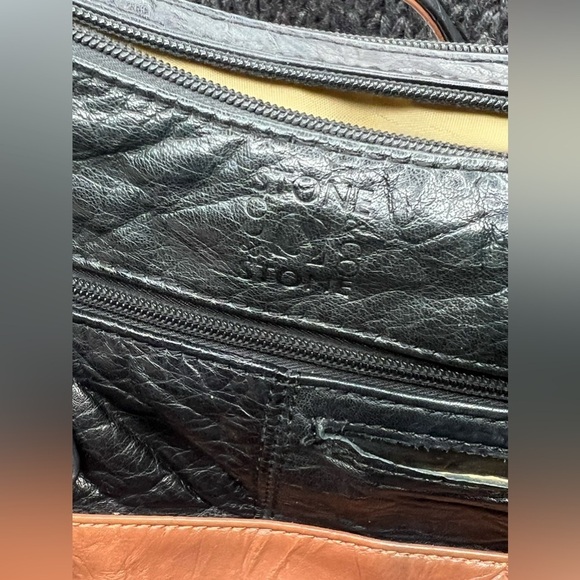 BIN046.2 Stone Mountain Irena Hobo Black and Tan - Picture 12 of 13